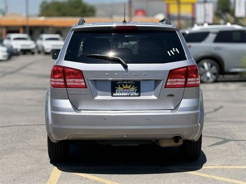 Used 2020 Dodge Journey SE FWD image 6