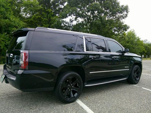 Used 2019 GMC Yukon XL Denali AWD/4WD image 25