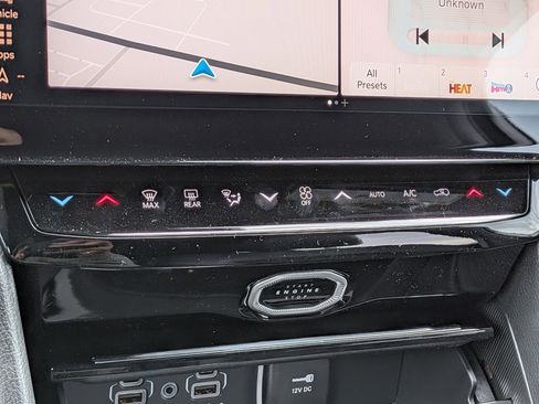 New 2026 Jeep Grand Cherokee Altitude image 13