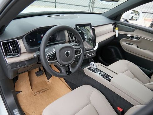 New 2026 Volvo XC90 B6 Plus w/ Protection Package Premier image 12