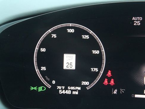 Certified 2025 Porsche Panamera image 26