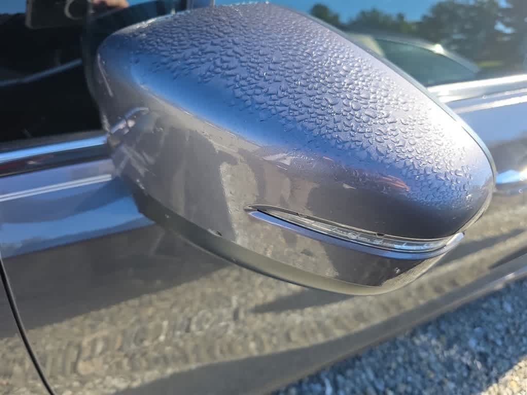 Used 2024 Honda Odyssey Touring image 3