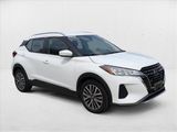 Used 2021 Nissan Kicks SV image 3