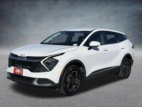 Used 2025 Kia Sportage LX image 8