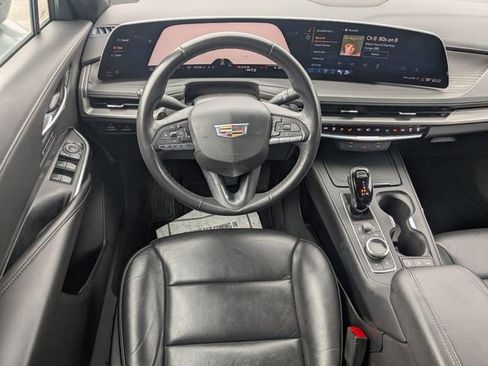 Used 2024 Cadillac XT4 Premium Luxury image 28