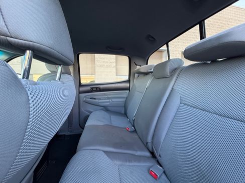 Used 2015 Toyota Tacoma PreRunner image 17