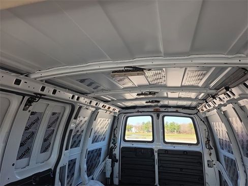 Used 2019 Chevrolet Express 2500 w/ Driver Convenience Package image 28