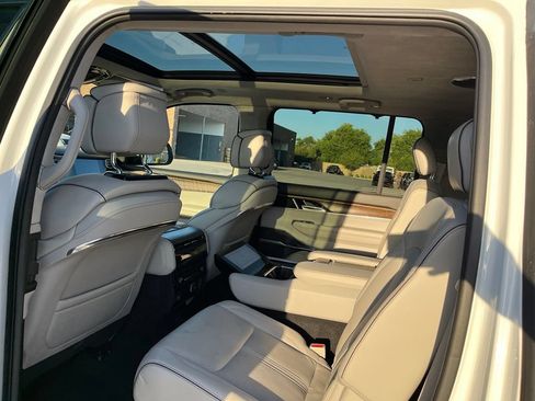 Used 2022 Jeep Grand Wagoneer Series II w/ Convenience Group III AWD/4WD image 16