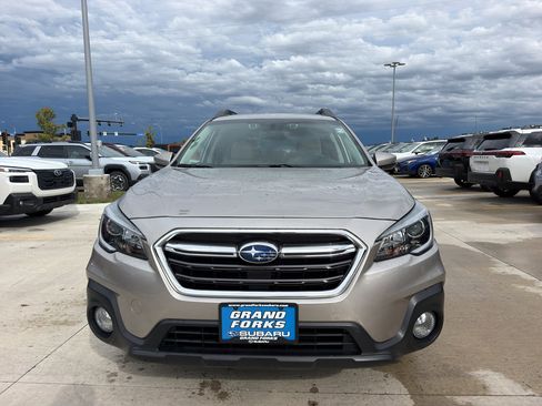 Used 2019 Subaru Outback 2.5i Premium AWD/4WD image 4