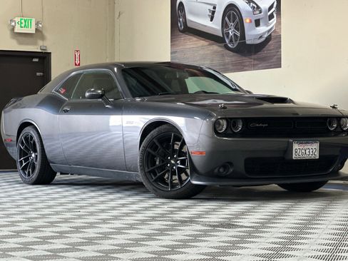 Used 2018 Dodge Challenger T/A image 2