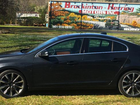 Used 2015 Volvo S60 T5 Platinum image 2