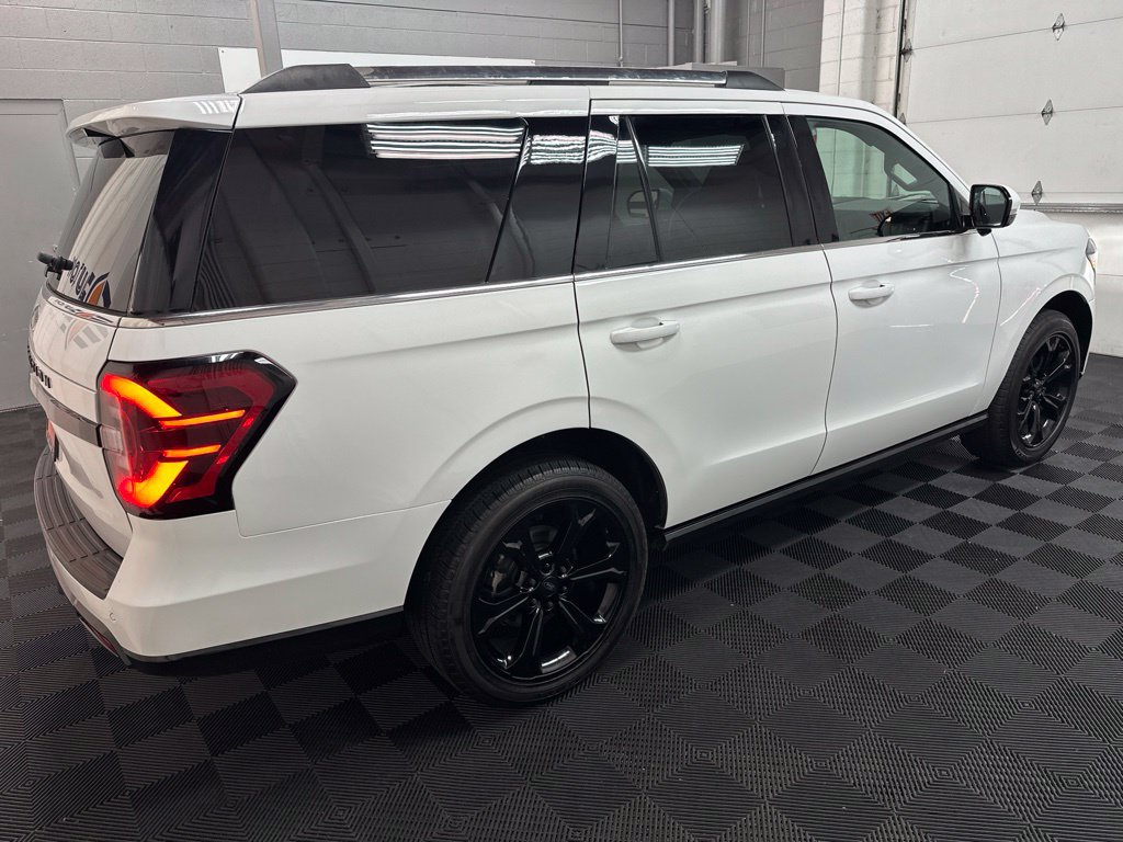 Used 2022 Ford Expedition Limited AWD/4WD image 10