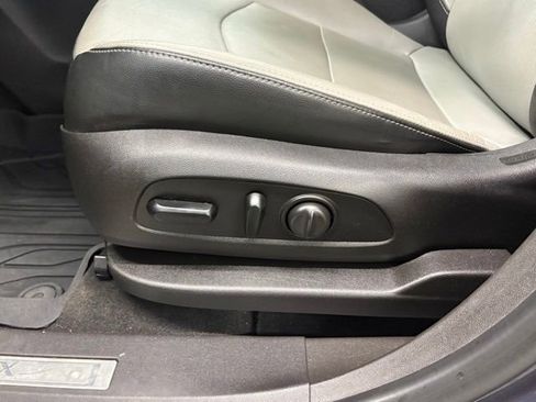 Used 2018 Chevrolet Equinox Premier w/ Infotainment II Package AWD/4WD image 14