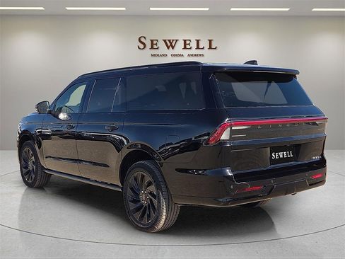 New 2026 Lincoln Navigator L Reserve w/ Jet Appearance Package image 3