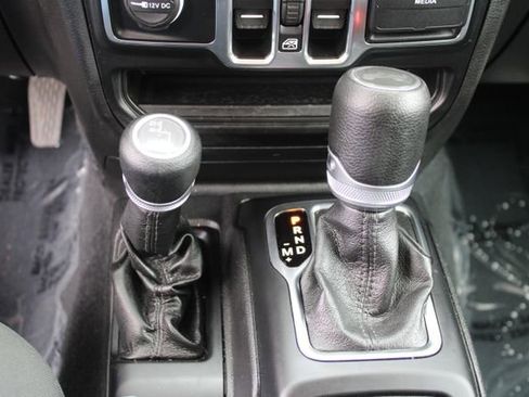 Used 2022 Jeep Wrangler Unlimited Sport AWD/4WD image 15