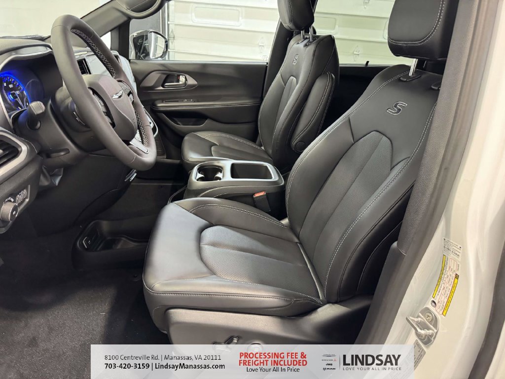 New 2026 Chrysler Pacifica Select w/ S Appearance Package FWD image 18