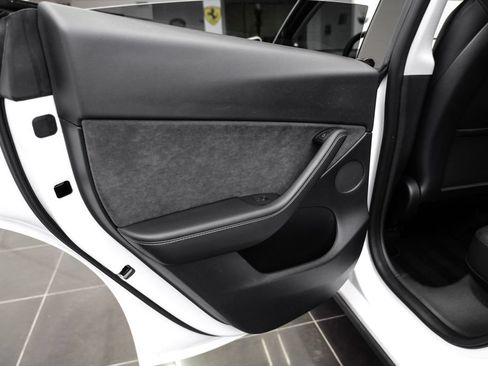 Used 2022 Tesla Model Y Long Range AWD/4WD image 42