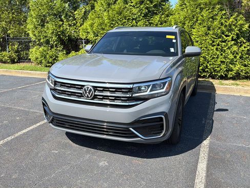 Used 2021 Volkswagen Atlas Cross Sport SE FWD image 3
