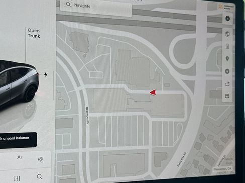 Used 2024 Tesla Model Y Performance AWD/4WD image 25