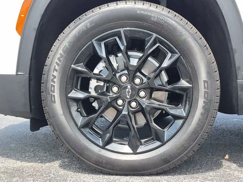 Used 2025 Chevrolet Traverse LT w/ Midnight/Sport Edition FWD image 6
