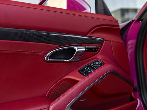 Certified 2024 Porsche 718 Cayman S RWD image 23
