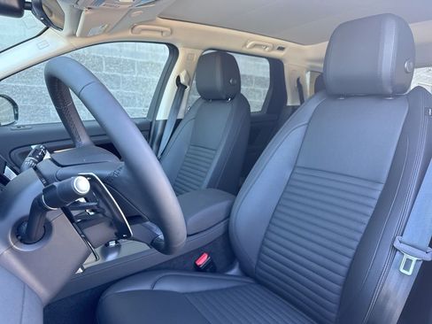 Used 2024 Land Rover Discovery Sport S image 11