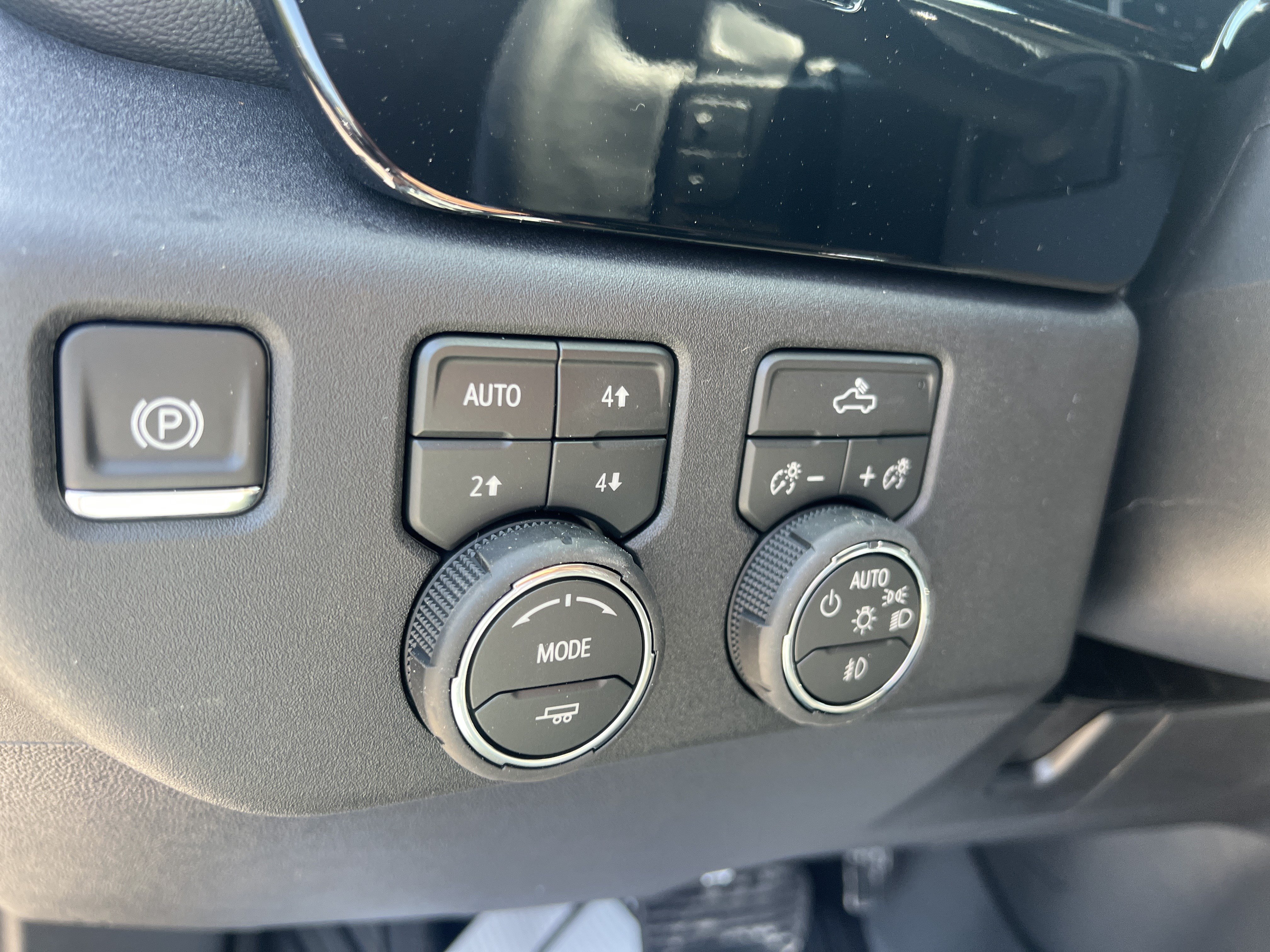 New 2026 Chevrolet Silverado 1500 RST w/ Z71 Off-Road Package AWD/4WD image 11