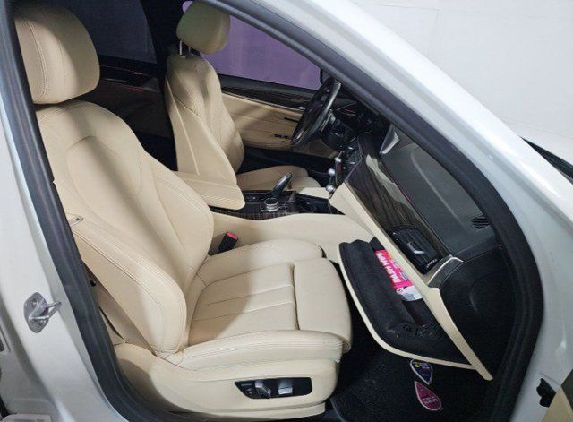 Used 2019 BMW 530i RWD image 14