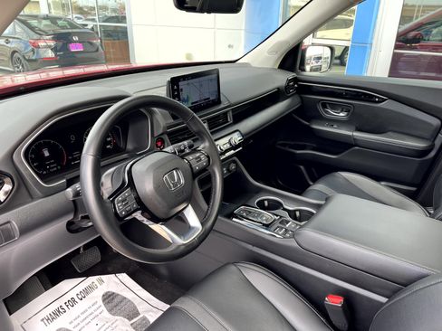 Certified 2023 Honda Pilot Touring image 13