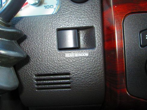 Used 2009 Ford F350 Lariat image 24