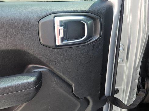 Used 2023 Jeep Gladiator Sport AWD/4WD image 24