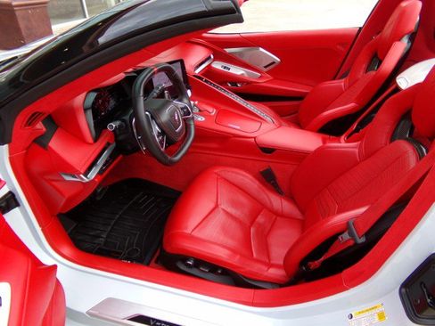 Used 2023 Chevrolet Corvette Stingray Premium Conv w/ Z51 Performance Package RWD image 21