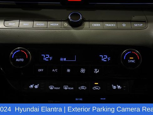 Used 2024 Hyundai Elantra Limited image 17