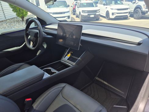 Used 2026 Tesla Model Y Long Range AWD/4WD image 28