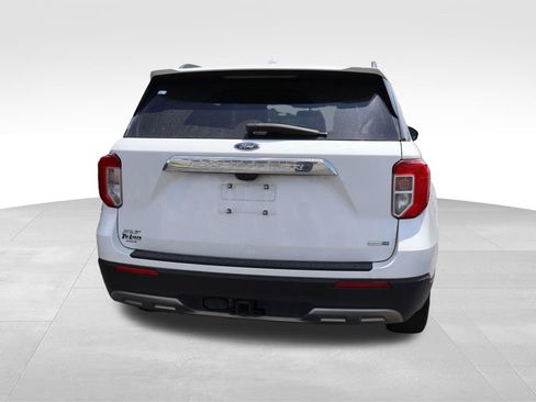 Used 2020 Ford Explorer XLT w/ Equipment Group 202A AWD/4WD image 19