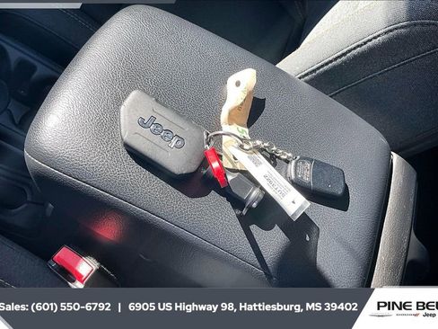 Used 2024 Jeep Wrangler Sport image 9