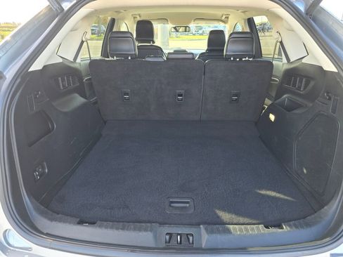 Used 2022 Ford Edge Titanium image 11