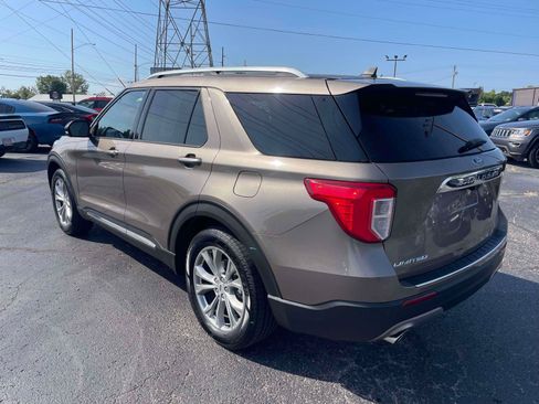 Used 2021 Ford Explorer Limited w/ Equipment Group 301A RWD image 5