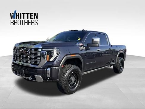 Used 2024 GMC Sierra 2500 Denali w/ Denali Reserve Package AWD/4WD image 1
