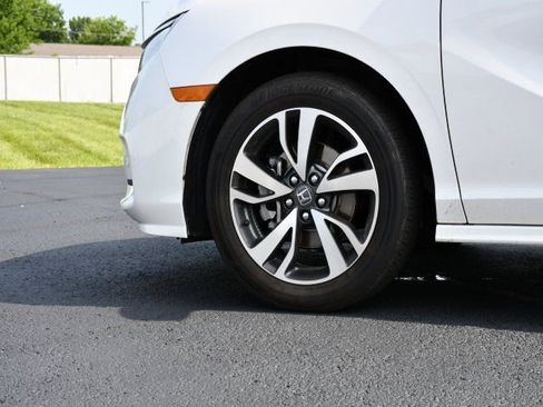 Certified 2024 Honda Odyssey Touring image 12