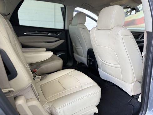 Used 2021 Buick Enclave Essence image 21