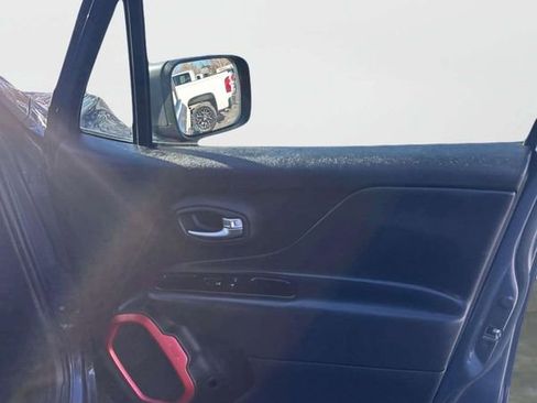 Used 2021 Jeep Renegade Trailhawk image 7