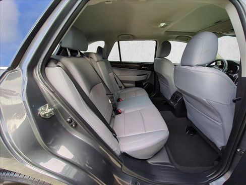 Used 2018 Subaru Outback 2.5i Limited w/ Popular Package #2 AWD/4WD image 24
