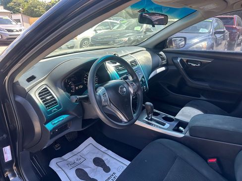 Used 2015 Nissan Altima 2.5 S w/ Sport Value Package image 7