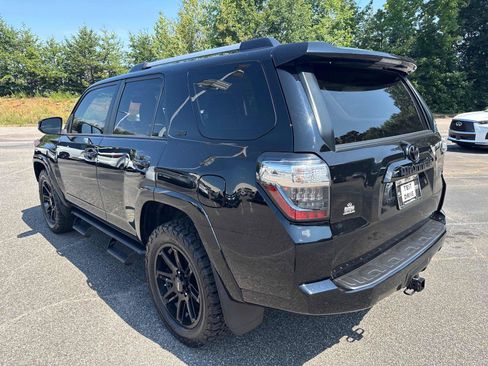 Used 2022 Toyota 4Runner SR5 Premium w/ Moonroof Package AWD/4WD image 8