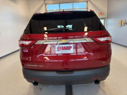 Used 2020 Chevrolet Traverse LT w/ LT Premium Package image 8