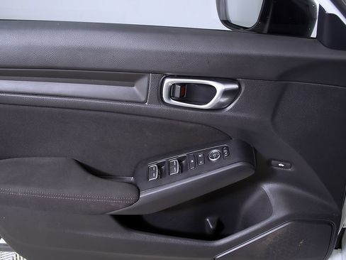 Used 2025 Honda Civic Sport image 15