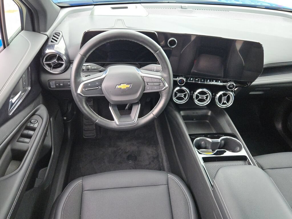 Used 2024 Chevrolet Blazer EV LT AWD/4WD image 2