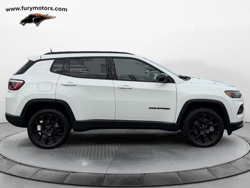 Used 2025 Jeep Compass Latitude w/ Altitude Special Edition image 2