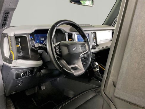 Used 2023 Ford Bronco Badlands w/ Sasquatch Package AWD/4WD image 12